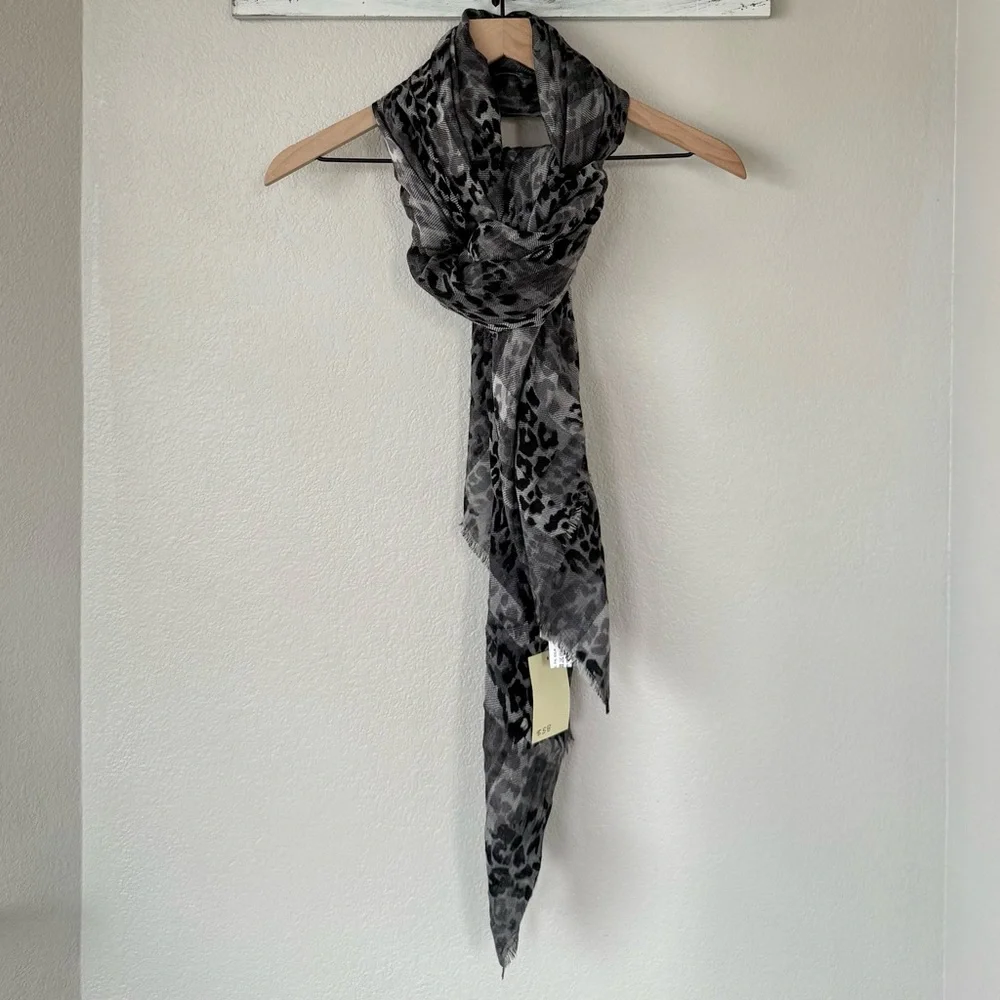 DOLMA NWT Wool Silk Blend Leopard Print Convertible Scarf Shawl • Gray Fringe